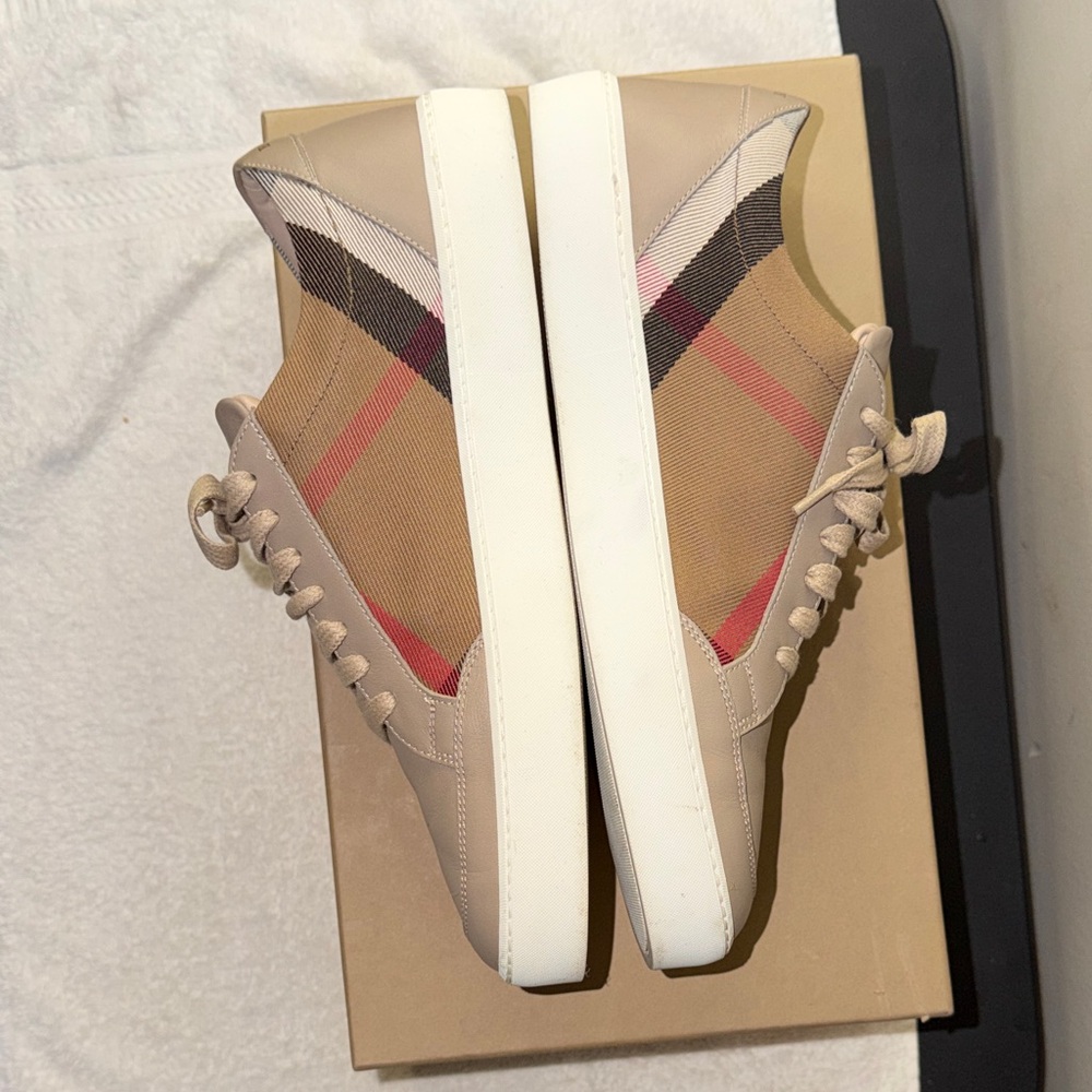Burberry Beige and White Sneakers - Picture 3 of 12